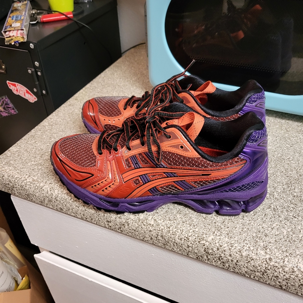 ASICS UB1 S Gel Kayano 14 men's size 8